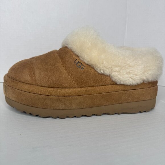 UGG Boots - Picture 2 of 9
